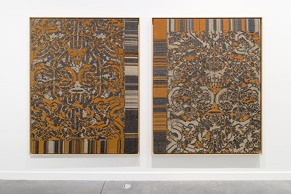 Lisa Oppenheim, Jacquard Weave, 2014, textile Jacquard tissé, cadre en bois, chacun 117.8x142.24cm, photo FRAC